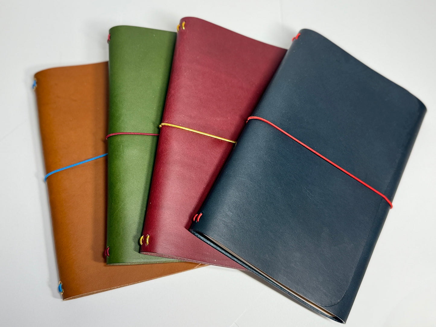 The Confidant (M) – A5 Trifold Refillable Journal