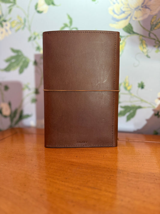 The Folio (S) – A6 Trifold Refillable Journal with Pocket