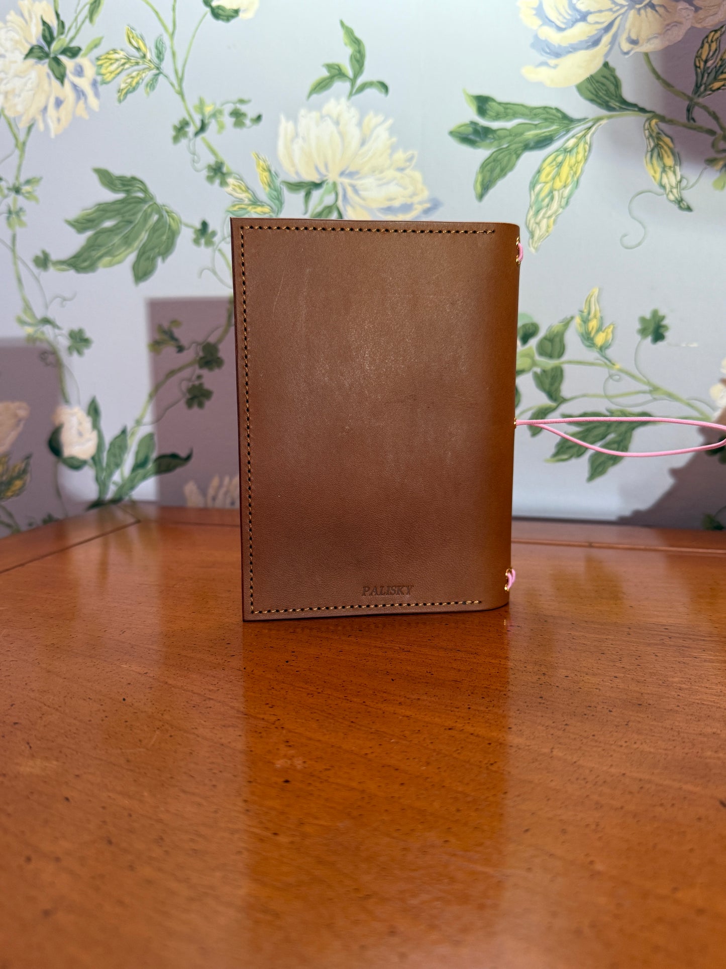 The Keeper (S) – A6 Bifold Refillable Journal with Pocket