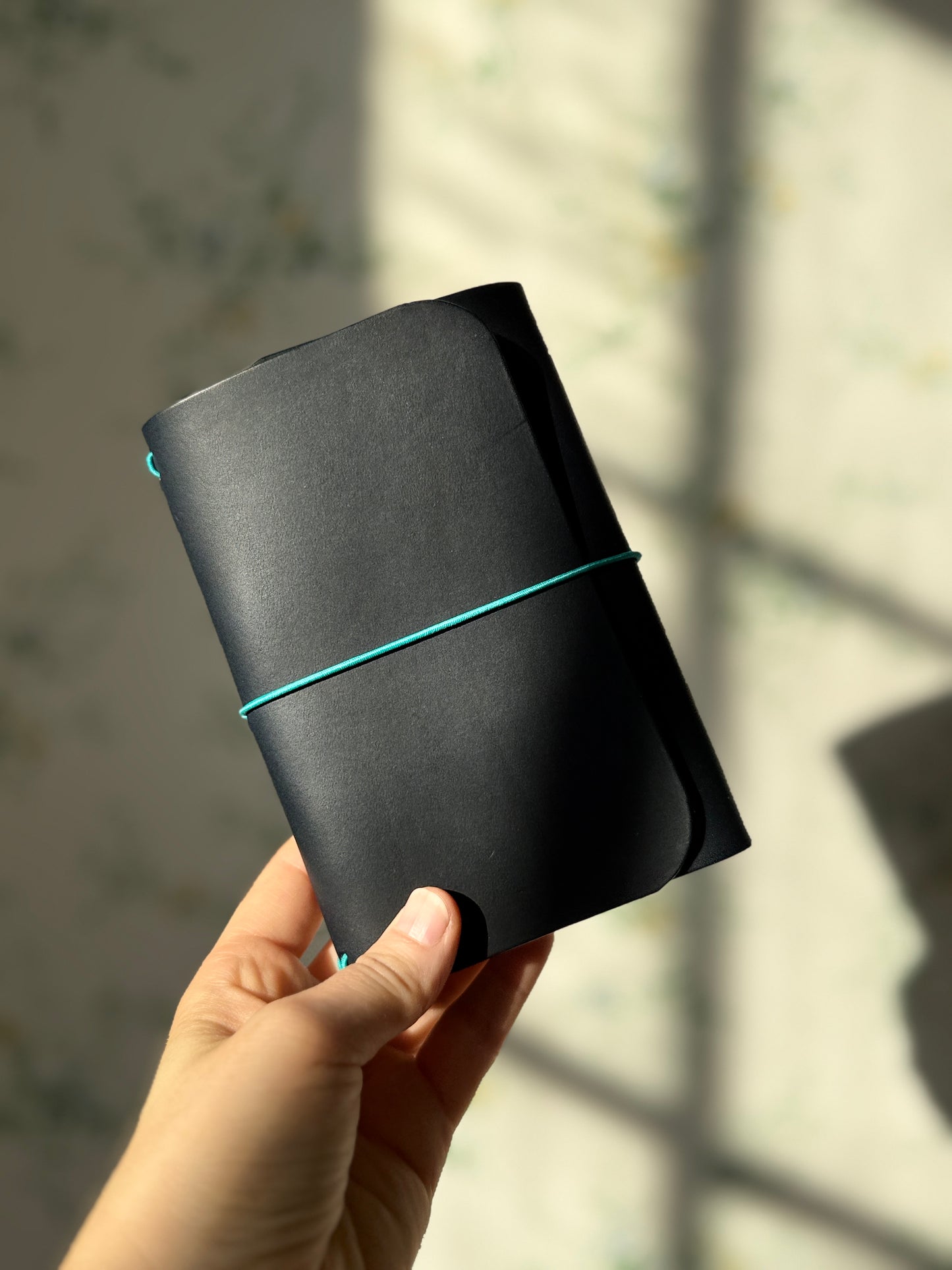 The Confidant (S) – A6 Trifold Refillable Journal